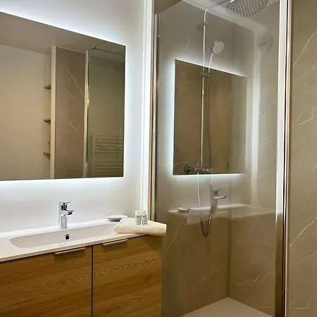 Place De La Republique - ليل